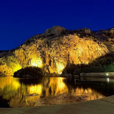 Apartment Deluxe In Vouliagmeni *
