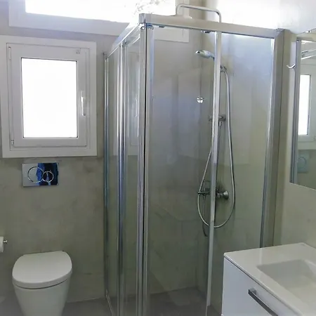 Apartment Deluxe In Vouliagmeni *